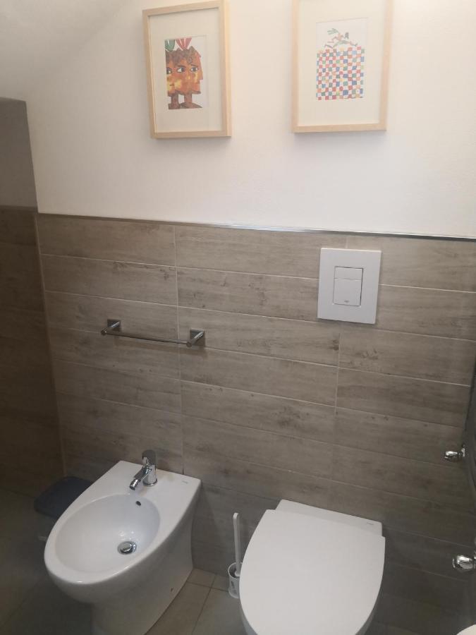 Casa Vacanze Gloria 卡斯泰拉马莱 外观 照片