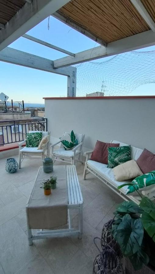 Casa Vacanze Gloria 卡斯泰拉马莱 外观 照片