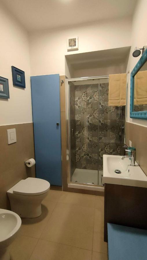 Casa Vacanze Gloria 卡斯泰拉马莱 外观 照片