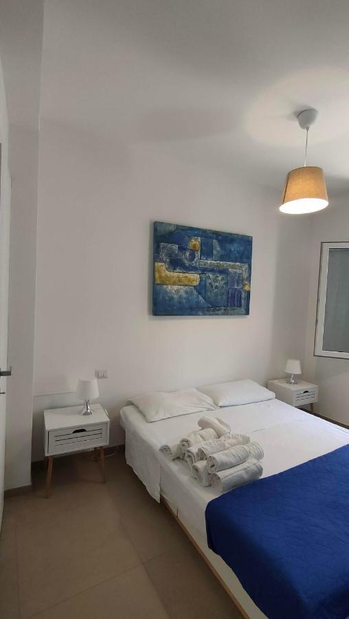 Casa Vacanze Gloria 卡斯泰拉马莱 外观 照片